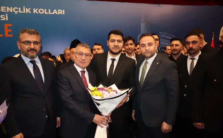 AK Parti Sivas Gençlik Kolları'ndan 12 Eylül Yıldönümünde Sert Demokrasi Vurgusu!