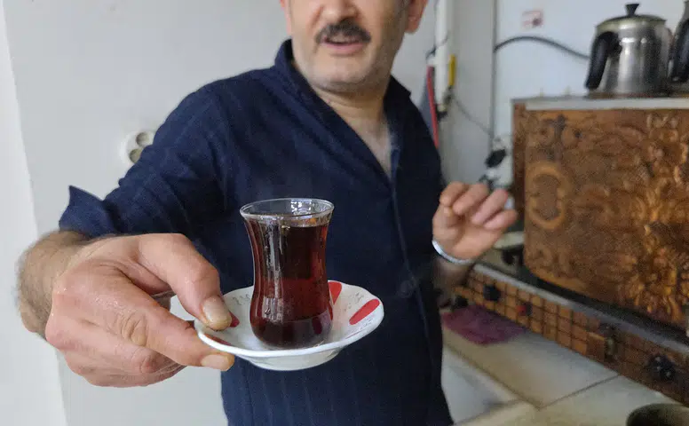 Çayın Lezzet Sırrı Ortaya Çıktı: Sıcak Su Meğer Çayı Yakıyormuş