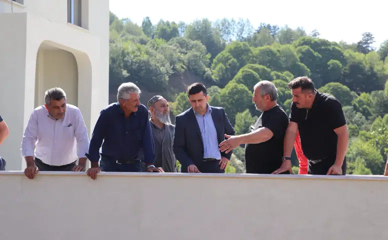 Suşehri’nde Köy Ziyaretleri Sürüyor: Kaymakam Yıldız’dan Kale Köyü’ne Ziyaret