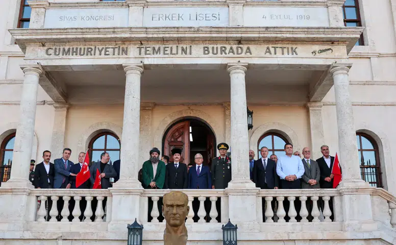 Atatürk’ün Sivas’a Gelişi 107 Yıl Sonra Yeniden Yaşatıldı