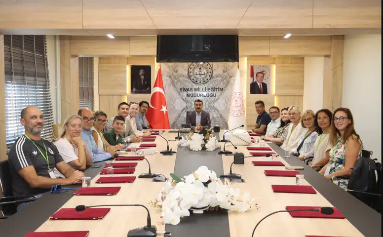 Erasmus+ Kapsamında Sivas’a Gelen Öğretmenlerden Millî Eğitim Müdürü Erdoğan’a Ziyaret