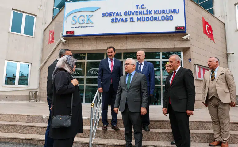 Sivas Valisi Şimşek’ten SGK İl Müdürlüğüne Ziyaret