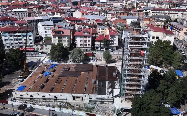 Sivas Ulu Camii’nde Tarihi Restorasyon: 8 Asırlık Minareden Gizemli Çanaklar Çıktı