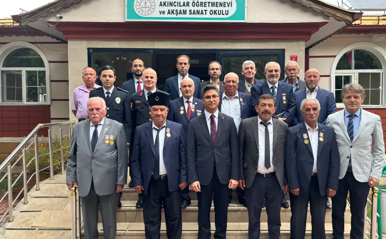 Akıncılar’da Gaziler Günü Dolayısıyla Gazilere Yemek Programı