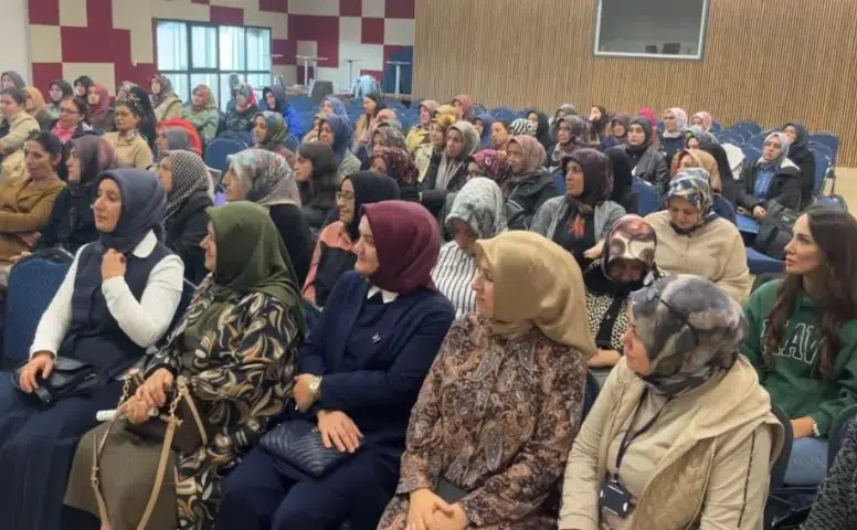 Sivas’ta Kursiyerlere Kanser Farkındalığı Semineri