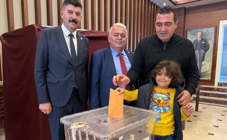 Sivas’ta İl Kongresi Gerçekleştirildi: Ulaş Karasu’dan Birlik ve Değişim Mesajı