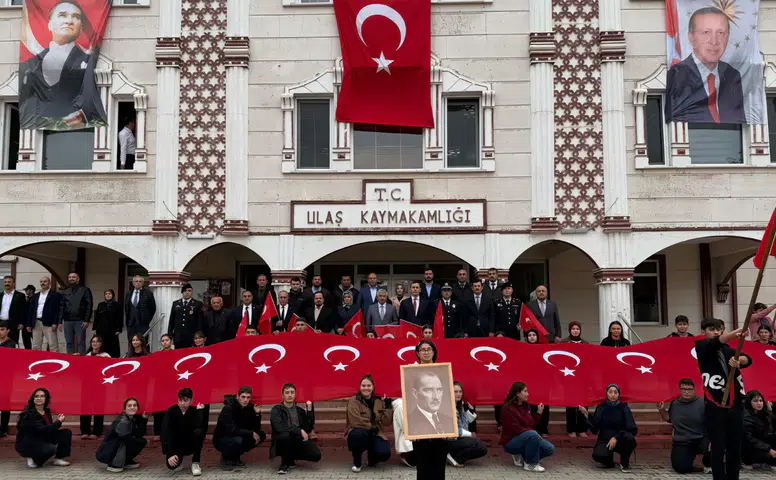 Ulaş Kaymakamı Veli Avcı Cumhuriyet Yürüyüşüne Katıldı