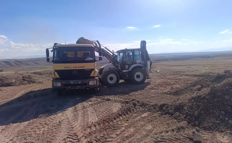 Altınyayla’da Köy Hizmetleri Kış Öncesi Sürüyor