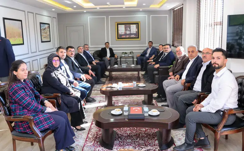 Sivas Milletvekili Hakan Aksu’dan Koyulhisar Kaymakamı’na Ziyaret