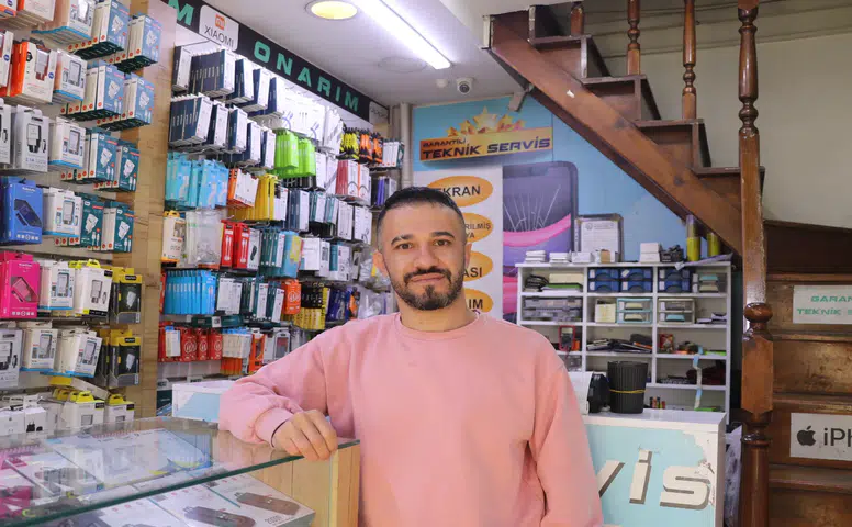 Sivas’ta Kadına Para Vaadiyle Tuzak! Esnaf Son Anda Yetişti