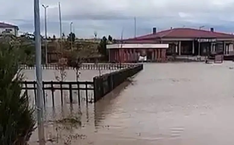 Sivas'ta Sağanak Alarmı: Köyler ve Mesire Alanı Sular Altında