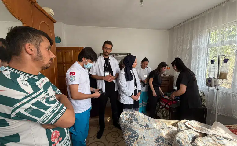 Tokat'ta Öğrenciler Harekete Geçti! Ev Ev Destek Veriyorlar