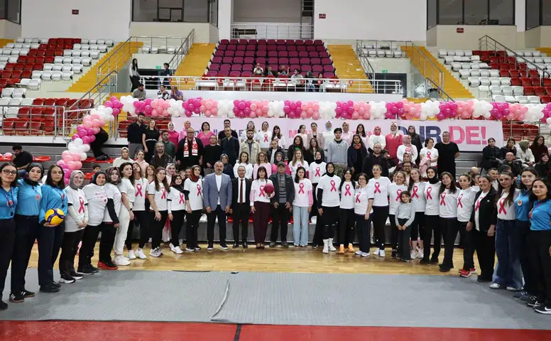 Sivas’ta Meme Kanseri Farkındalık Turnuvasında Hastane Takımından Net Galibiyet