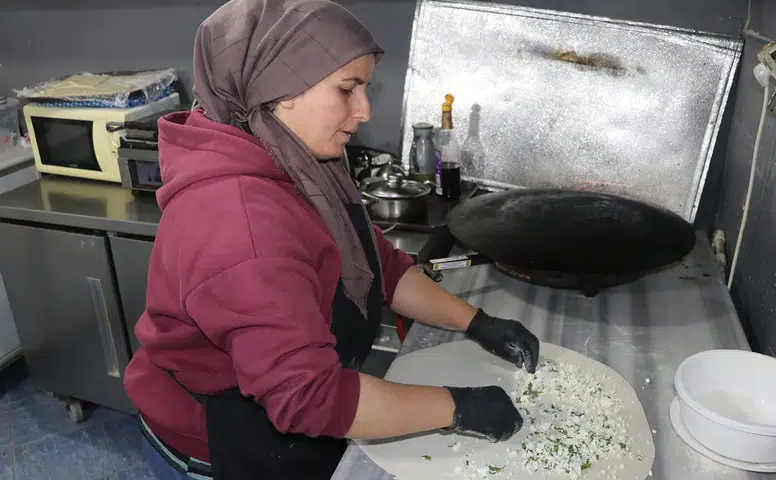 Kanser Tedavisi Gören Çocuğu İçin Direnen Annenin Mücadelesi
