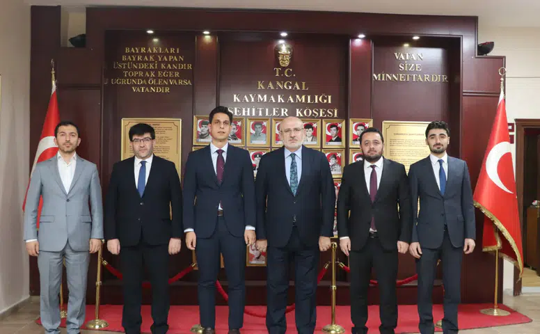 Diyanet İşleri Başkan Yardımcısı Şahin'den Kaymakama Ziyaret