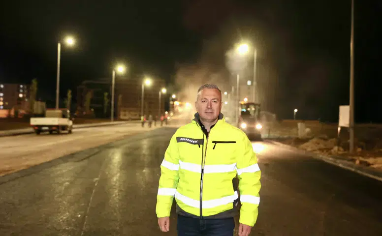 Sivas’ta Gece Vardiyasında Yol Çalışması