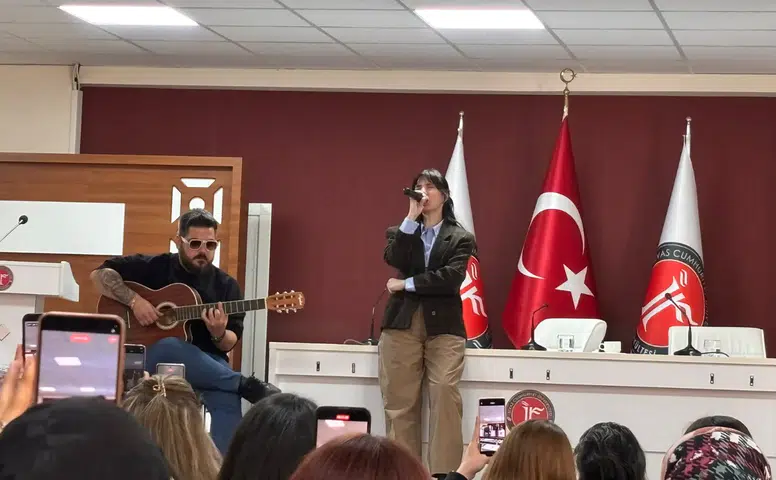 İletişim Fakültesinde “Gelenekselden Dijitale” Söyleşisi Düzenlendi