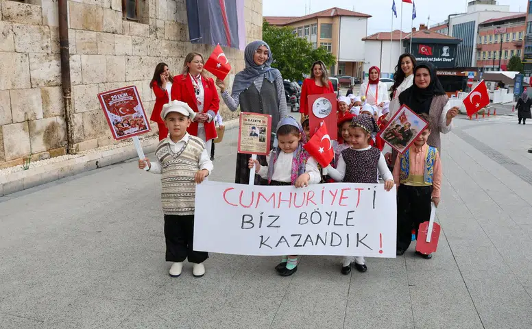 Miniklerden Vali Yılmaz Şimşek’e Anlamlı Ziyaret