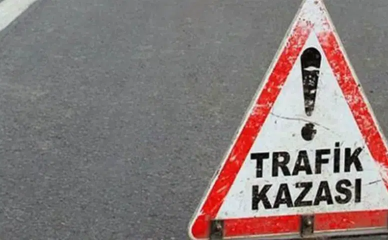 Sivas'ta yolcu otobüsü tarlaya girdi: 2'si çocuk 9 kişi yaralandı