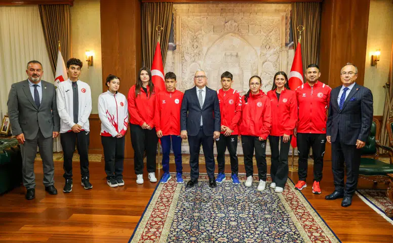Sivas’ta Amatör Spor Haftası Kapsamında Vali Şimşek’e Ziyaret
