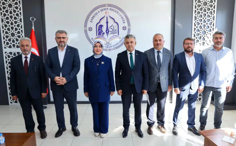 Rukiye Genç Toy, Şarkışla’da Öğrencilerle Buluştu