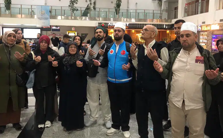 Hayırseverler El Ele Verdi: Sivaslı Gencin Umre Hayali Gerçek Oldu