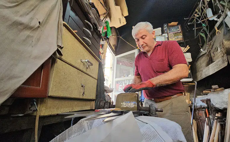 50 Yıllık Demir Ustası Çırak Bulamıyor: Körük Tek Başına Yanıyor