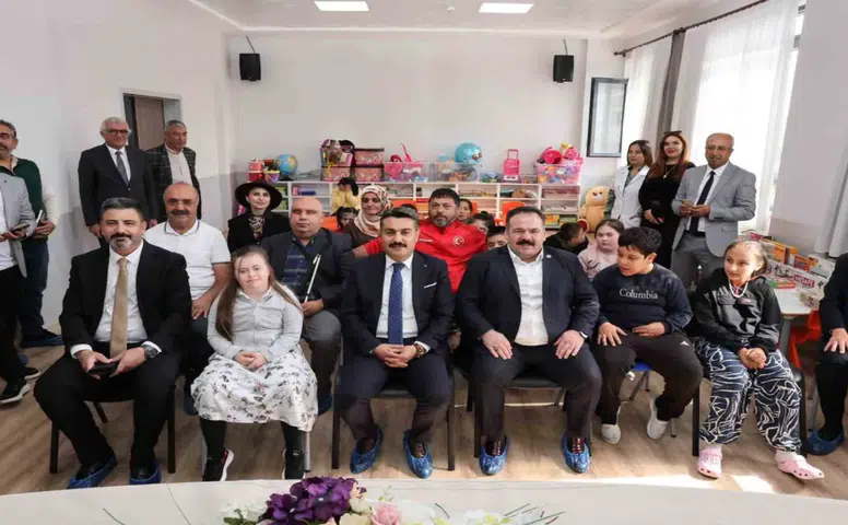 Sivas'ta Özel Öğrencileri Sevindiren Destek: 339 Oyuncak Dağıtıldı.