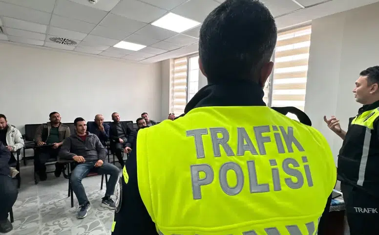 Altınyayla’da Okul Servis Şoförlerine Güvenli Taşımacılık Eğitimi