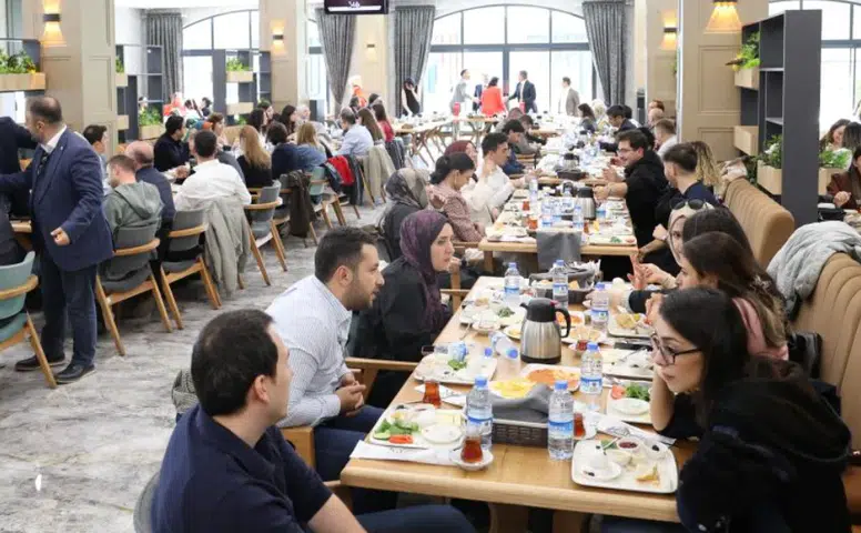 Sivas’ta Eczacılık Günü Kutlandı: Eczacılar Bir Araya Geldi