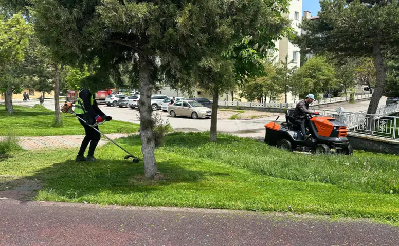 Sivas'ta Yeşil Alanlarda Yaz Mesaisi Başladı