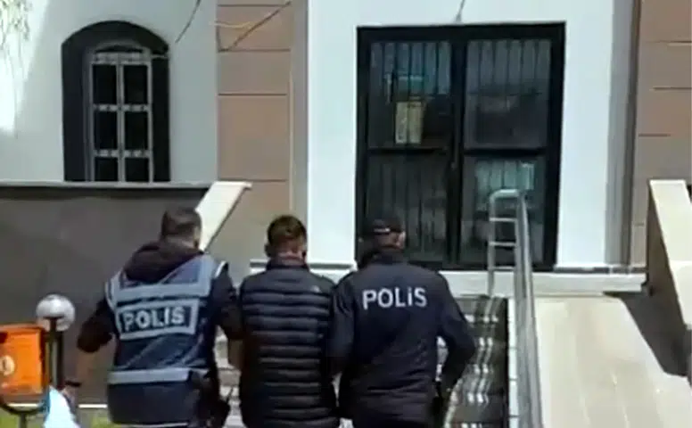 Gemerek’te Hırsızlık Suçundan Aranan Şahıs Yakalandı