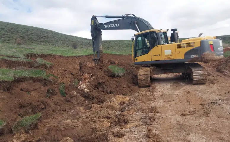 Şarkışla Kırsalında Toprak Kaymasına Hızlı Müdahale