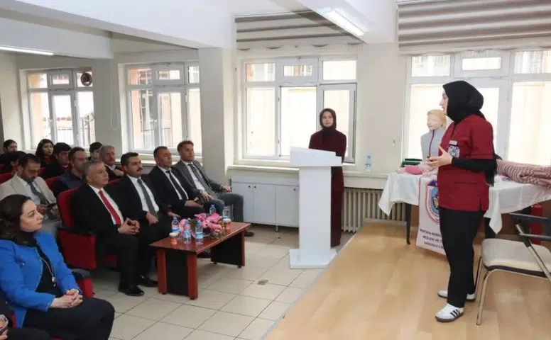 Öğrencilerden Örnek Eğitim: Cumhuriyet Anadolu Lisesi’nde İlk Yardım Farkındalığı