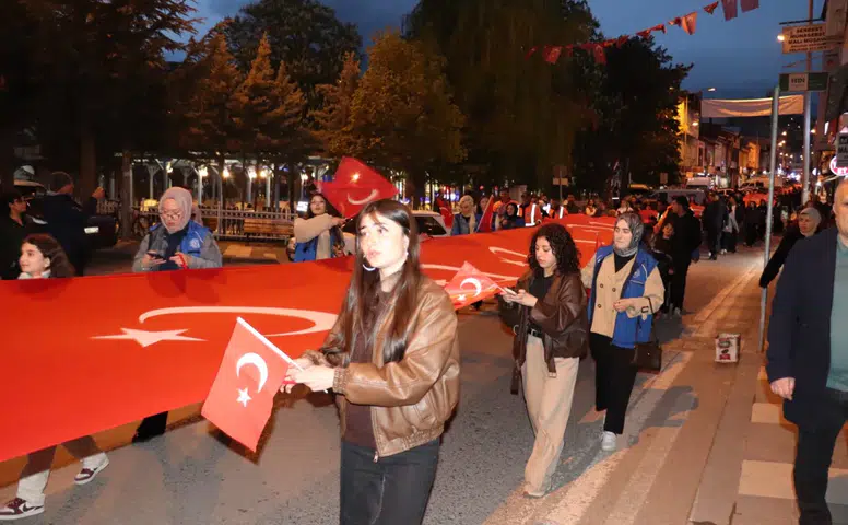 Suşehri’nde 19 Mayıs Coşkusu Gençlik Yürüyüşüyle Kutlandı