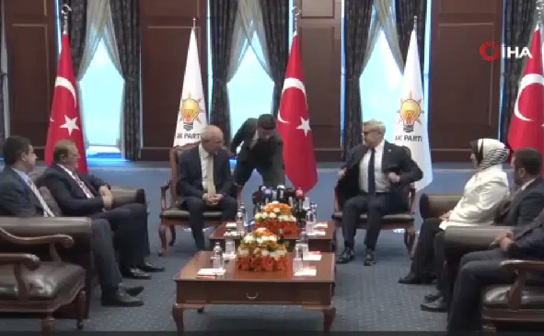 AK Parti ile CHP 3 Bayram Sonra Yeniden Bayramlaştı! Bayramlaşmada Rukiye Toy da Yer Aldı!