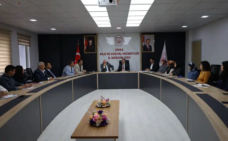 Sivas Aile ve Sosyal Hizmetler İl Müdürlüğü’nde Değerlendirme Toplantısı Gerçekleştirildi