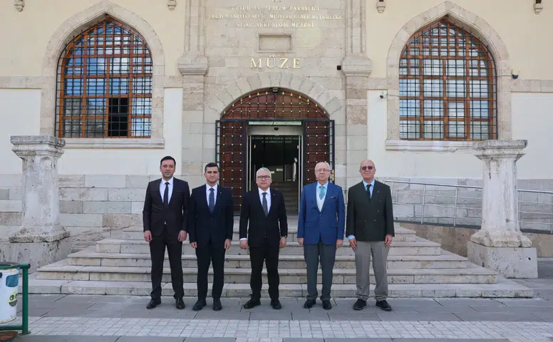 Sivas Valisi Yılmaz Şimşek, Sivas Arkeoloji Müzesi’ni Ziyaret Etti