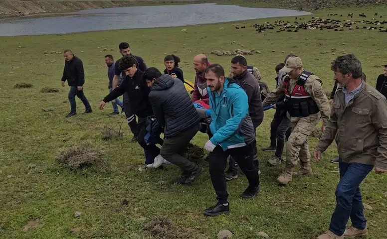 AFAD ve Jandarma Zorlu Arazide Yaralıya Ulaşmaya Çalıştı