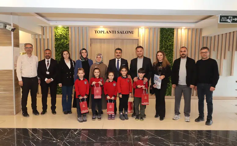 Minik Eller Büyük İşler Projesine Eğitim Müdüründen Takdir