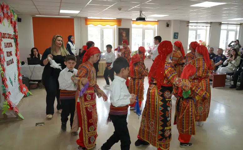 Kangal’da Engelliler Haftası Kapsamında Özel Öğrencilerden Anlamlı Program