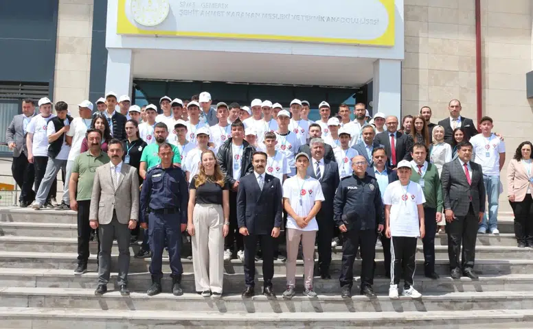 Gemerek’te TÜBİTAK Bilim Fuarı Öğrencilerden Yoğun İlgi Gördü
