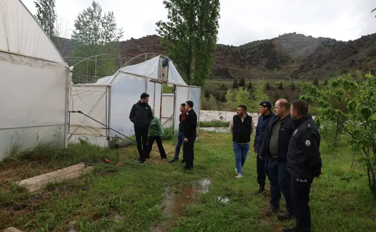 Koyulhisar’da Sağanak Yağışların Ardından Tarım Arazilerinde Hasar Tespiti Yapıldı