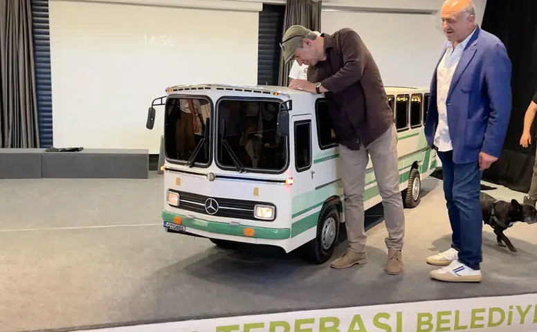 Dünyada Tek: 8 Ay Uğraşıp Gerçek Motorlu Otobüs Yaptı