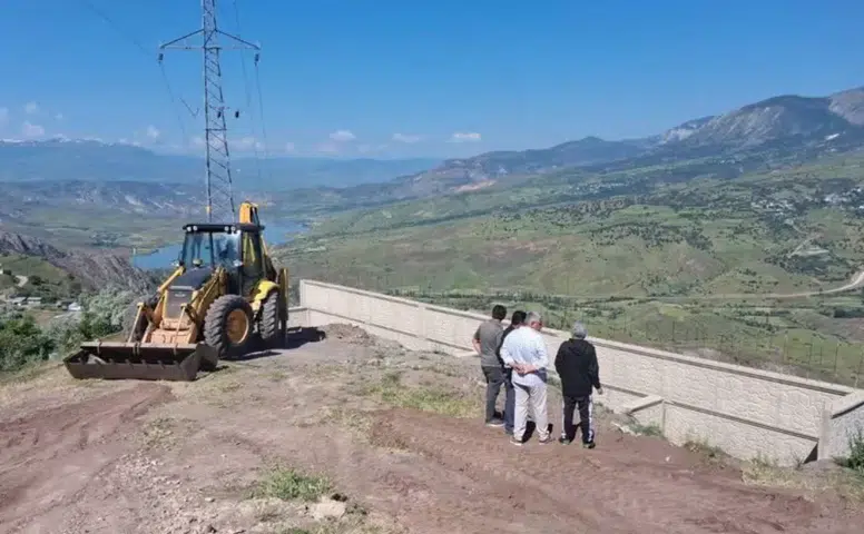 Suşehri’nde Altyapı ve Çevre Düzenleme Çalışmaları Sürüyor