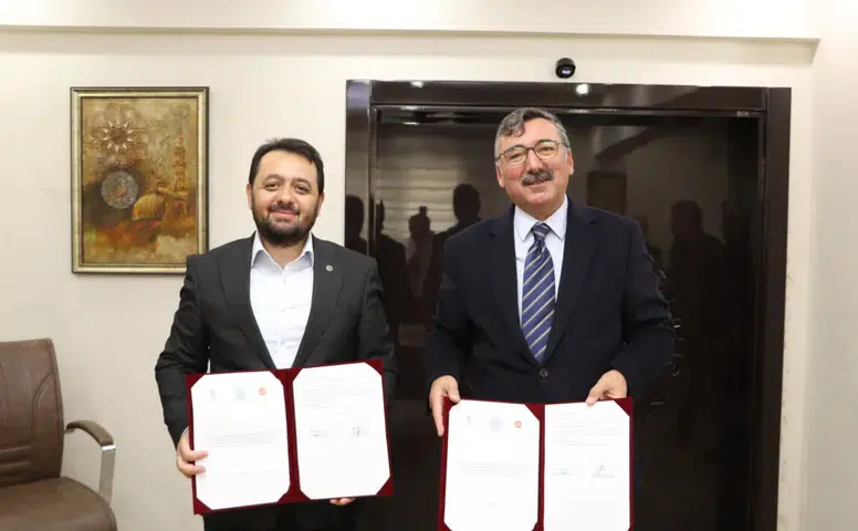 SCÜ İlahiyat Fakültesi, İl Müftülüğü ve TDV Sivas Şubesi Arasında İş Birliği Protokolü İmzalandı