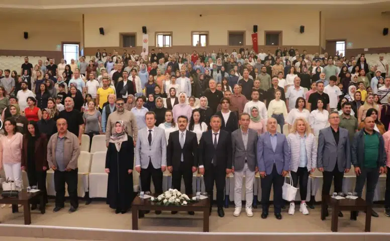 Sivas ve Mersin’den Kültür Buluşması: Halk Dansları Gösterisi Büyük İlgi Gördü