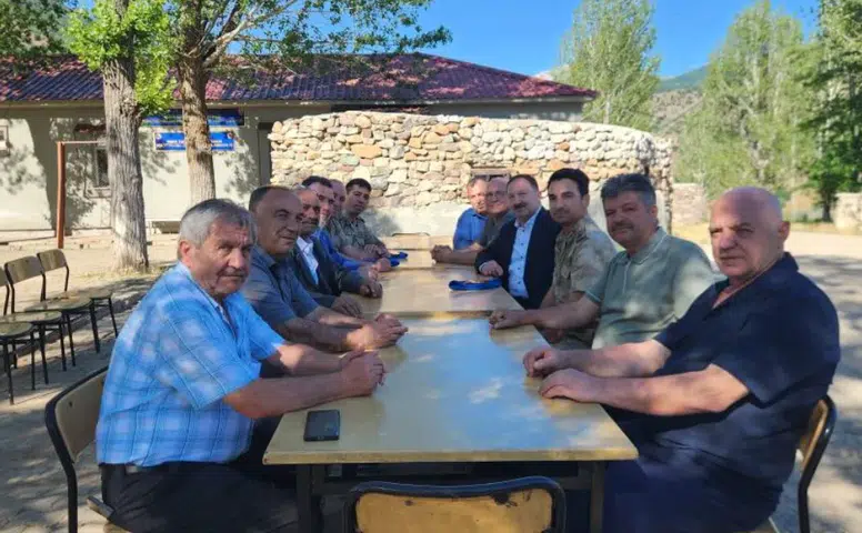 Sivaslı Emekli Asker 40 Yıl Sonra Tunceli'de Görev Yaptığı Topraklara Döndü