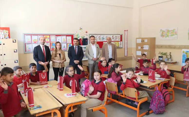 Sivas İl Millî Eğitim Müdürü Fatih Erdoğan Olukman Köyü’nde Okul Ziyaretinde Bulundu