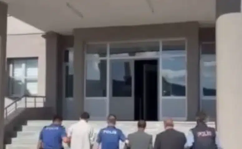 Sivas’ta Göçmen Kaçakçılığı Operasyonu: 8 Düzensiz Göçmen Yakalandı, 3 Kişi Tutuklandı